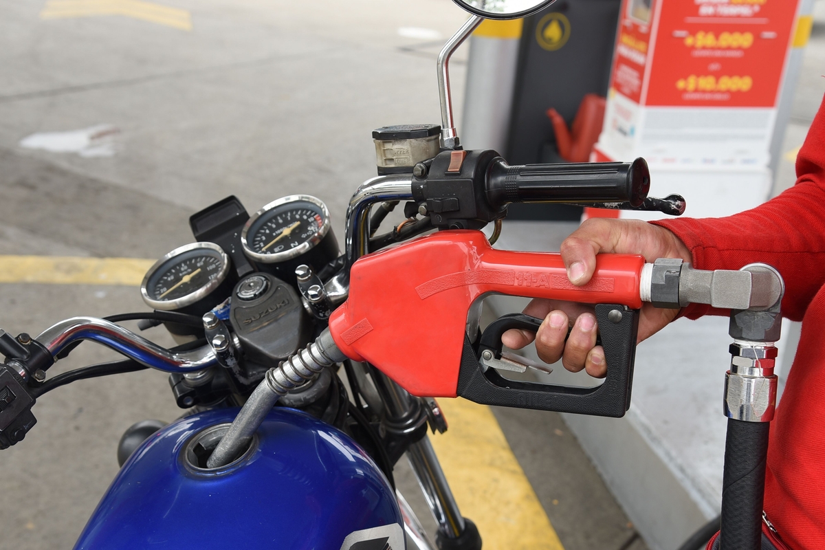 Filling up your motorcycle's fuel tank to its full capacity is a common ...