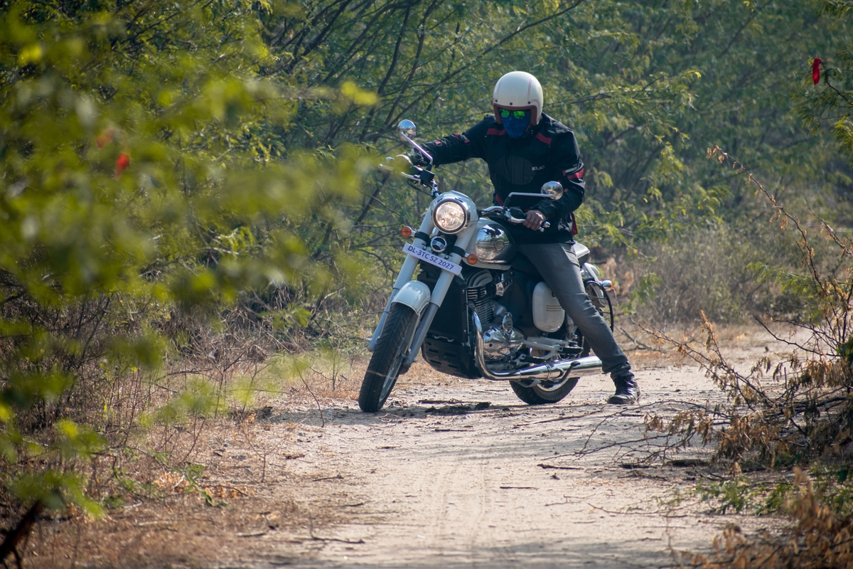 Hand Signals While Riding in a Group: Understanding Their Importance ...