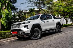 Toyota Hilux Travo Overland Plus 2025