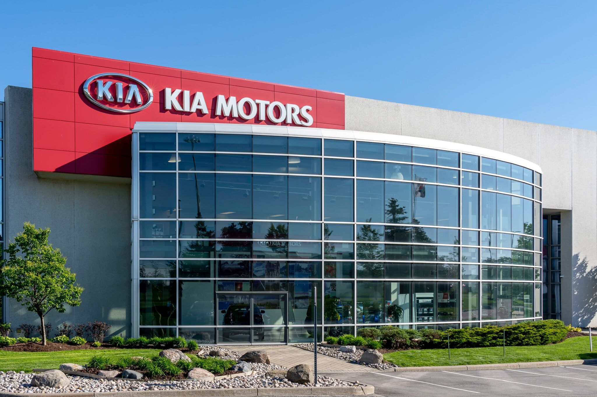 Kia Recalls 427,000 Telluride SUVs for Rollaway Risk feature image