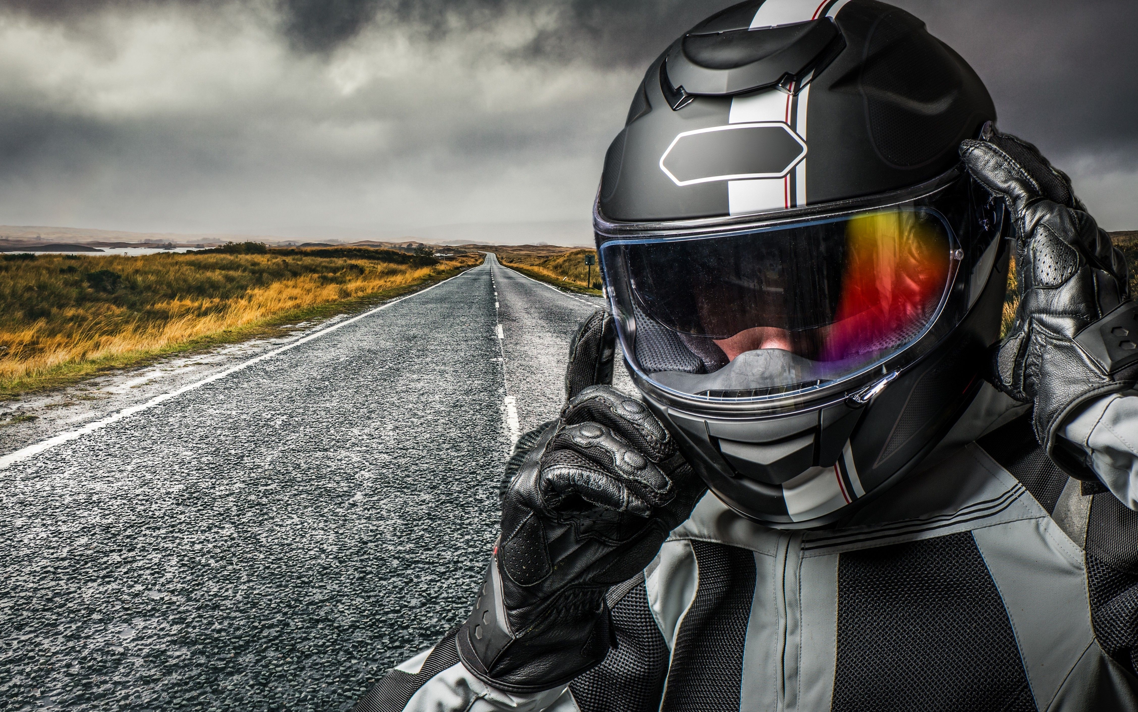 The Pros and Cons of Motorcycle Helmet Visors feature image
