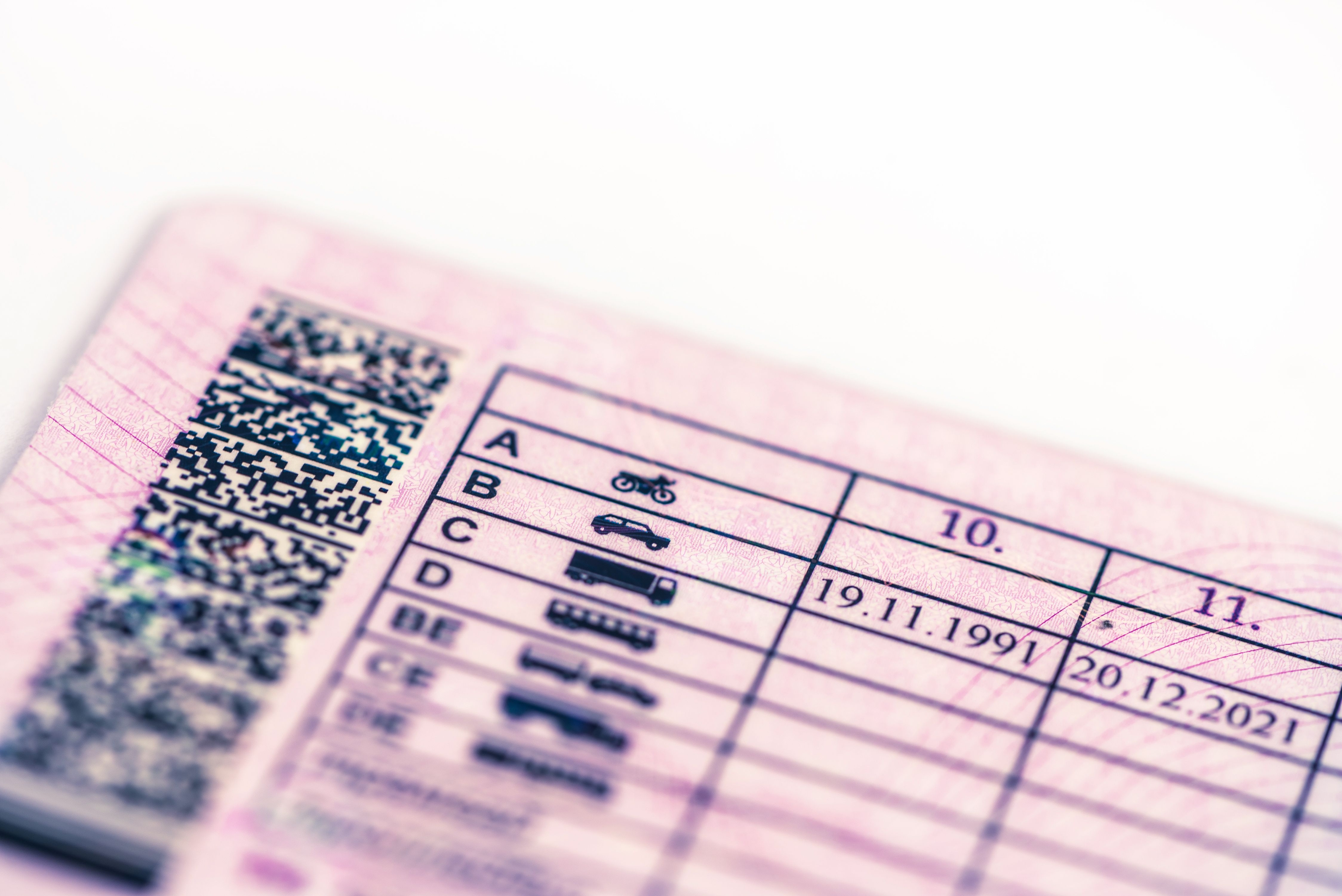 How to Renew an Expired Driving License in Sri Lanka feature image