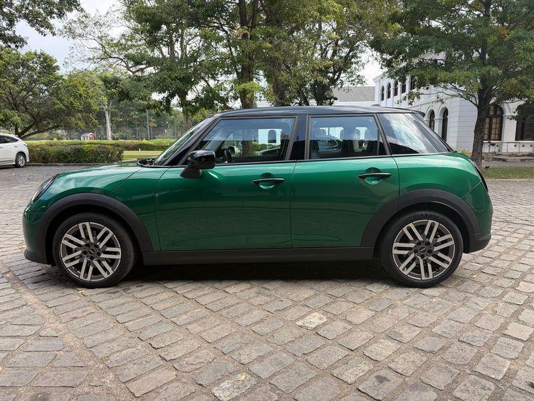 new-project.title-alts.detail.image-gallery.alt