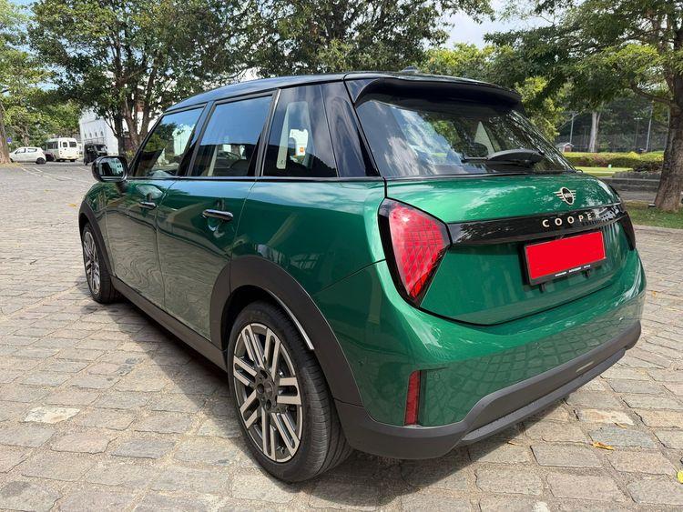 new-project.title-alts.detail.image-gallery.alt