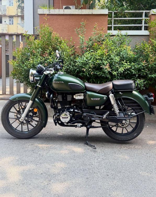 Honda CB350 DLX Pro 2025