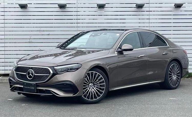 Mercedes-Benz E300 AMG 2025