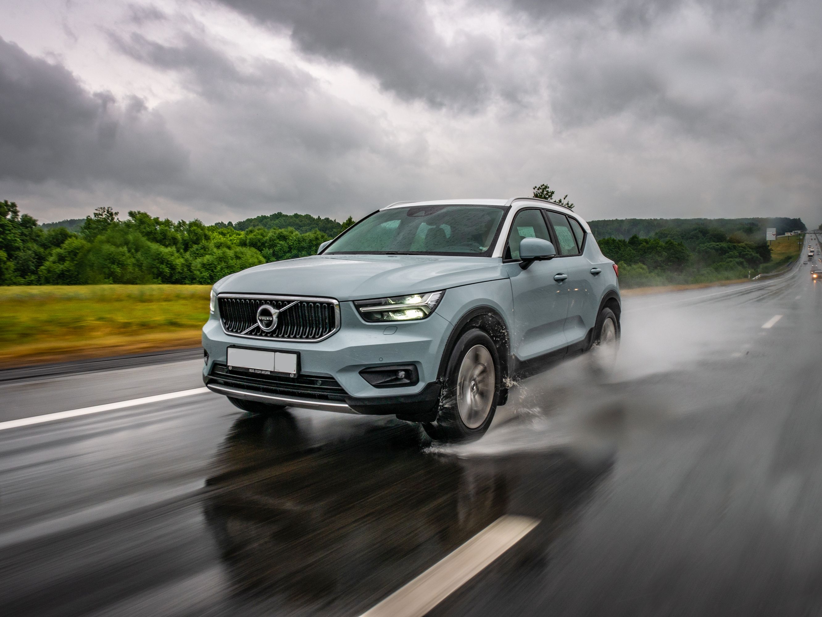 Things You Should Remember About High Speed Driving feature image