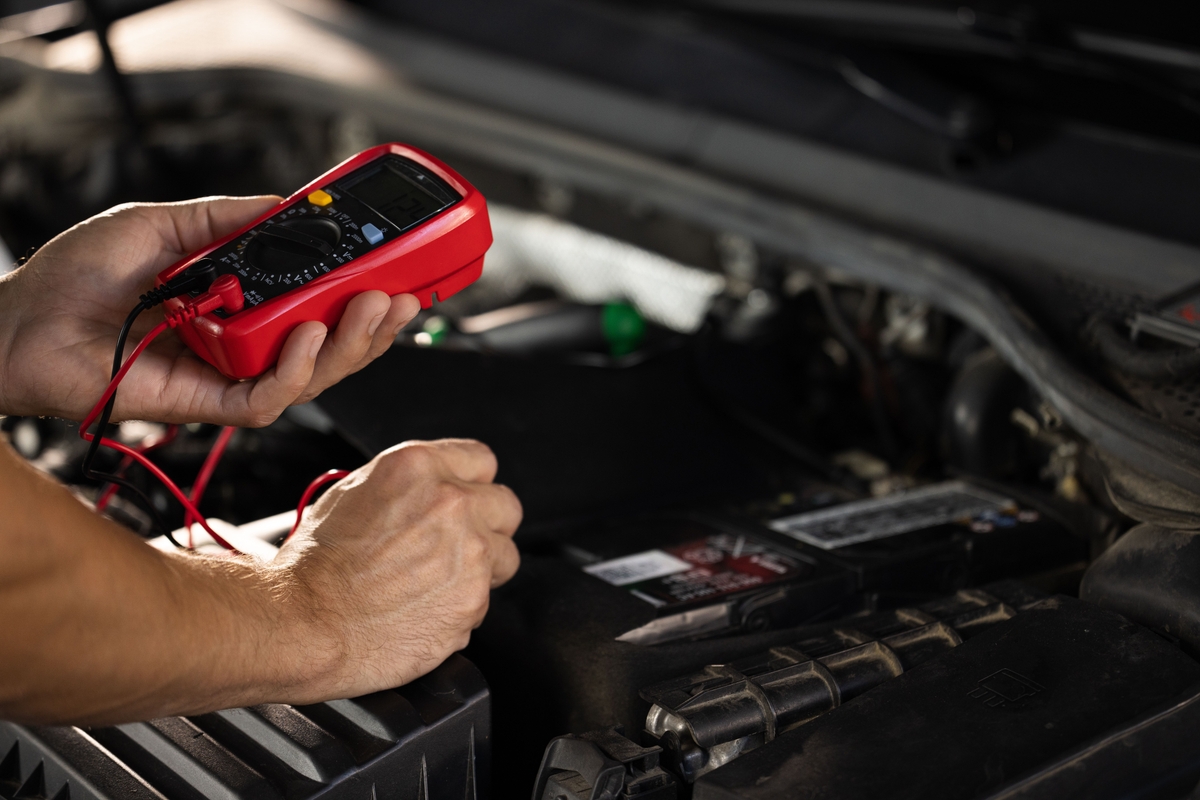 Common Battery Problem Vehicle Battery Problems and Solutions | MotorGuide